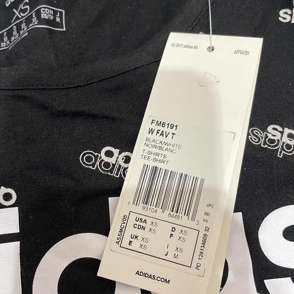 Adidas black tee - Picture 3 of 3